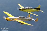 Eine C-3605 Schlepp in Formation mit einer PC-9 Eine C-3605 Schlepp in Formation mit einer PC-9